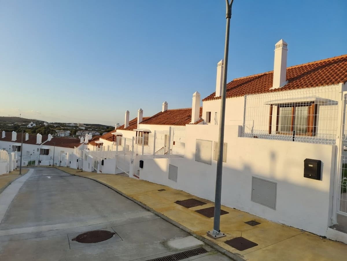 Townhouse in Doña Julia — photo 1 of 10