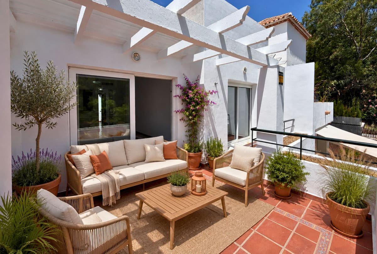 Penthouse in Nueva Andalucía — photo 1 of 10