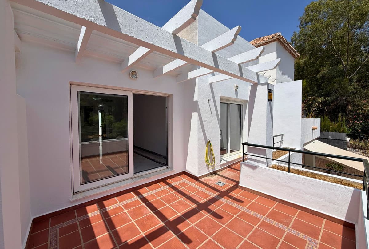 Penthouse in Nueva Andalucía — photo 2 of 10