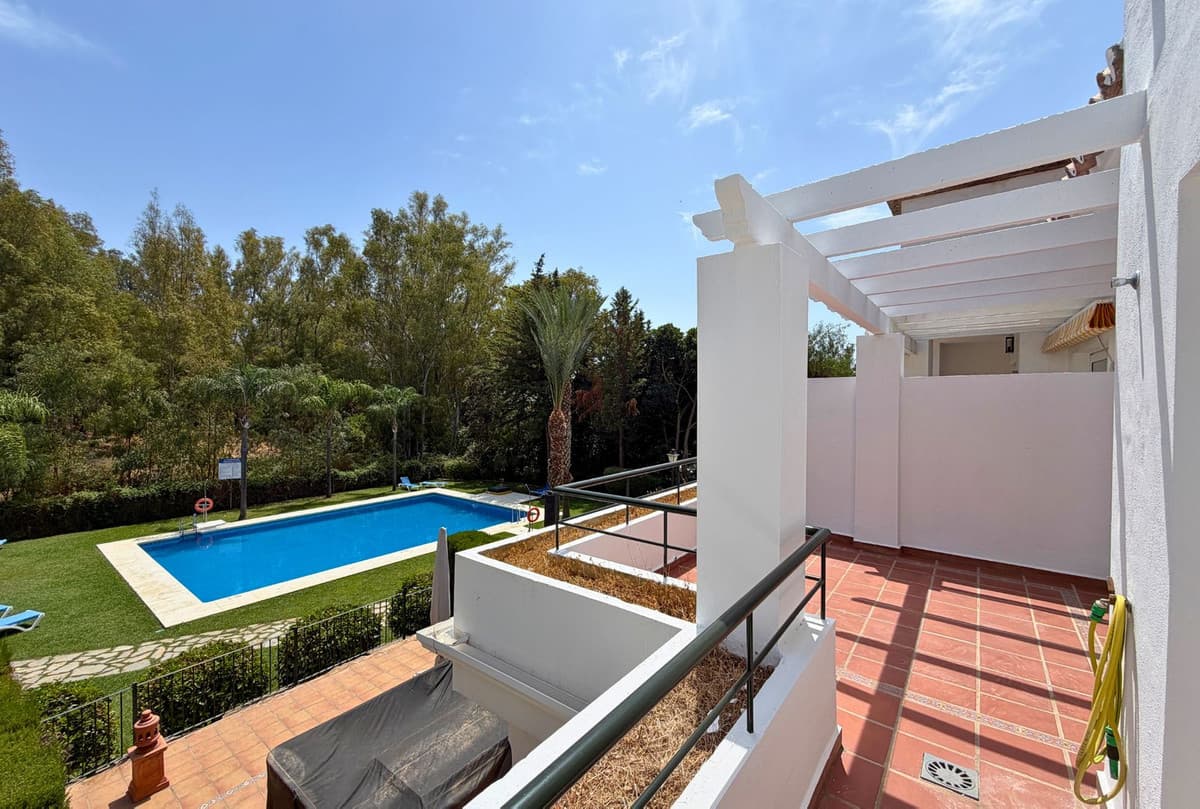 Penthouse in Nueva Andalucía — photo 3 of 10