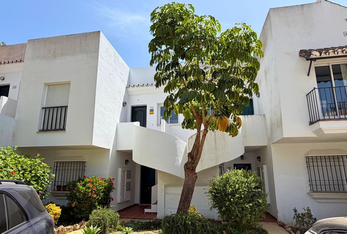 Penthouse in Nueva Andalucía — photo 4 of 10