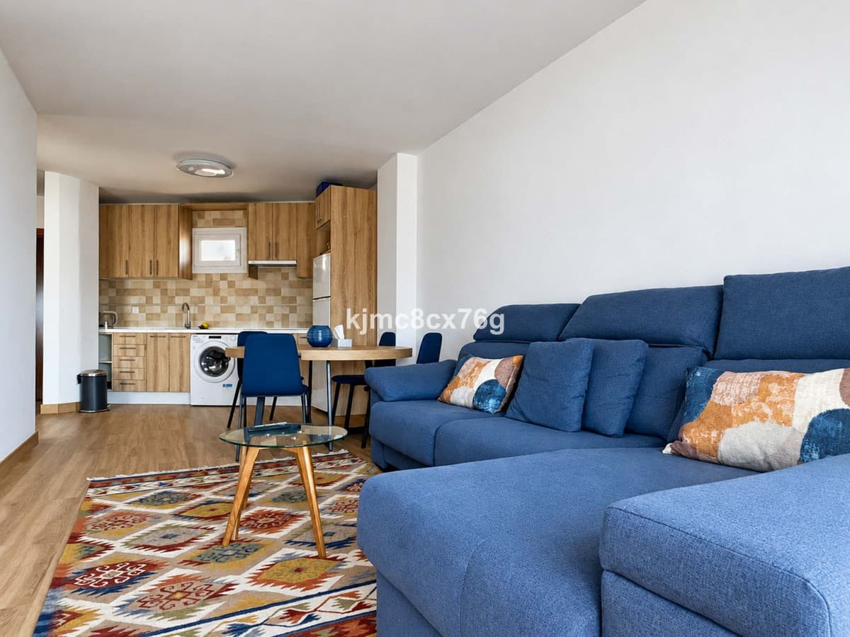 Middle Floor Apartment in Torremolinos — photo 5 of 10