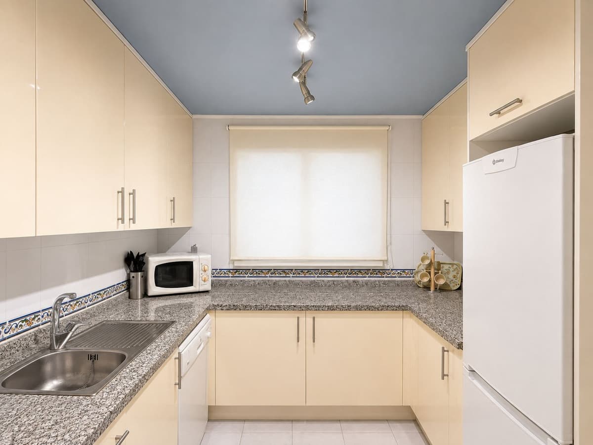 Middle Floor Apartment in Manilva — photo 8 of 10