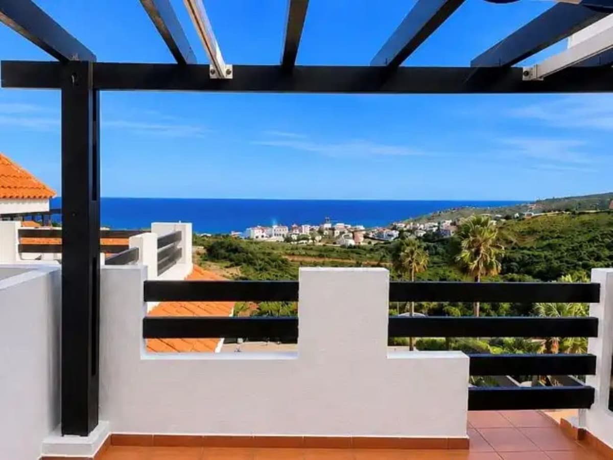Penthouse Duplex in La Duquesa — photo 2 of 10