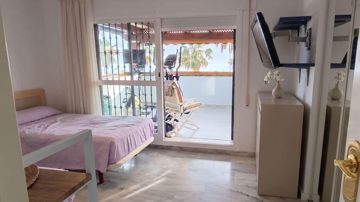 Duplex in Las Chapas — photo 9 of 10