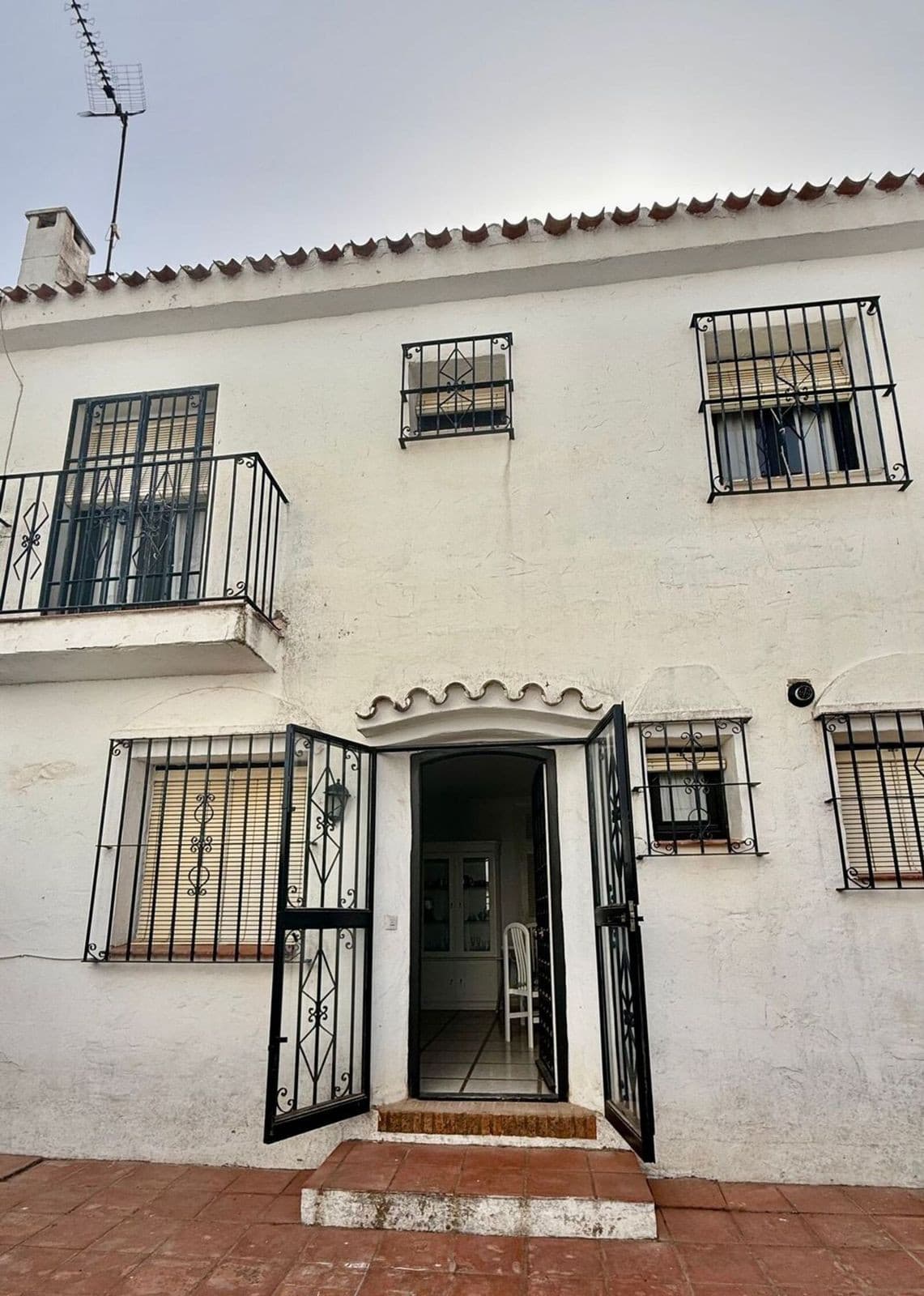 Townhouse in Marbella — photo 2 of 10