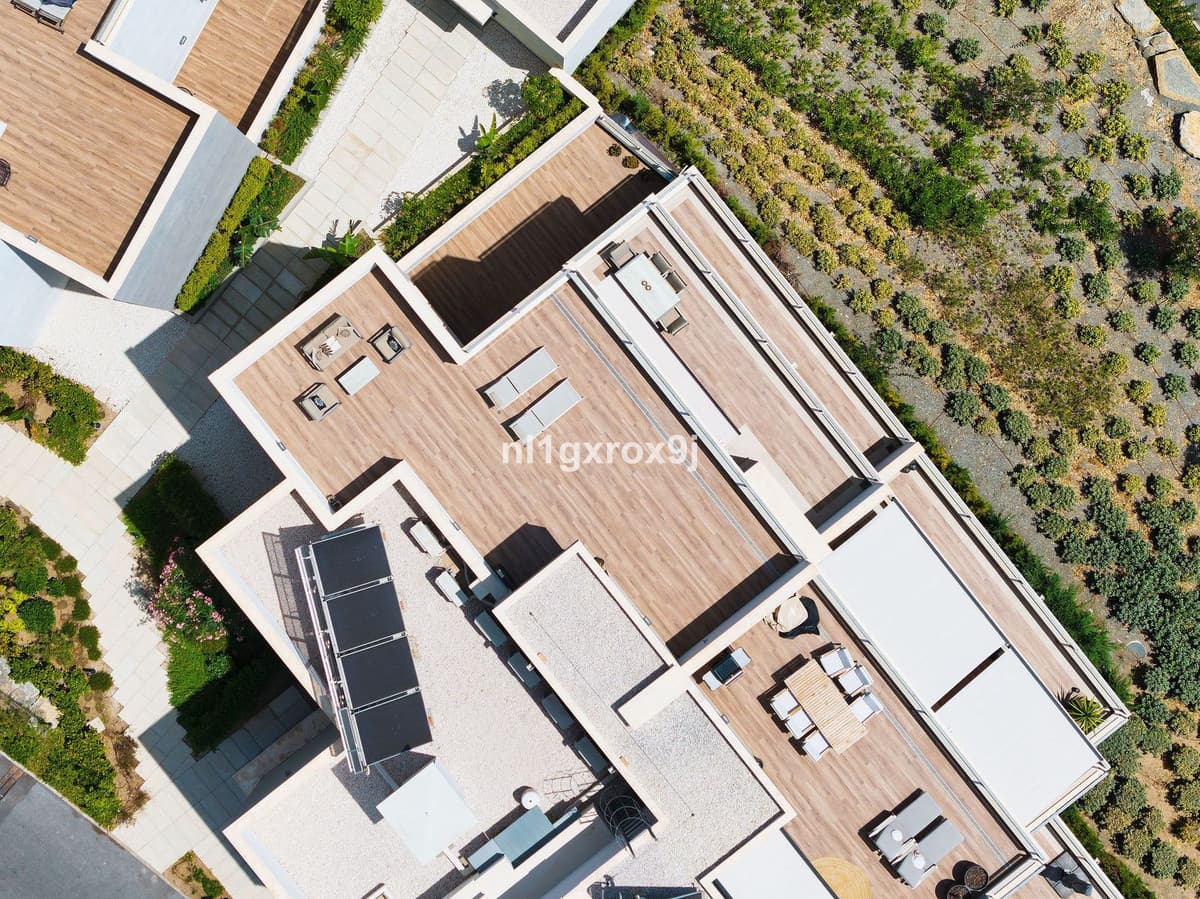 Penthouse in Nueva Andalucía — photo 4 of 10