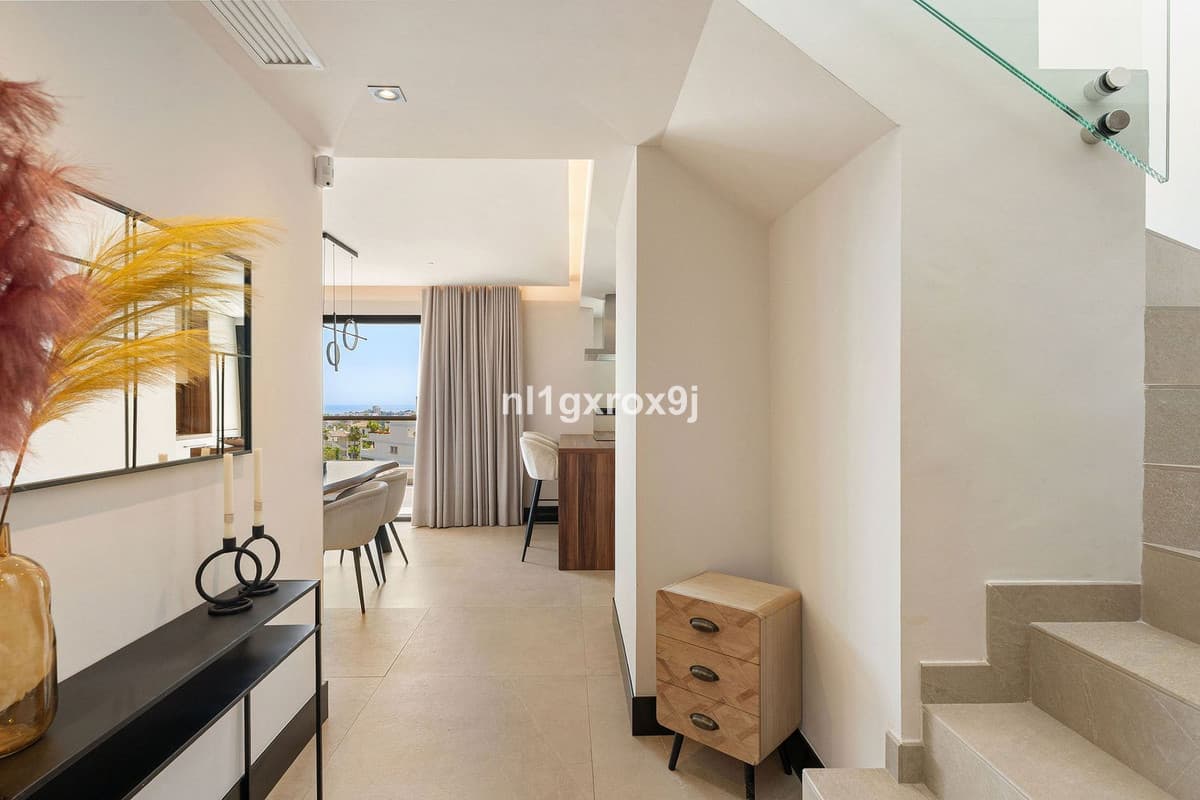 Penthouse in Nueva Andalucía — photo 7 of 10