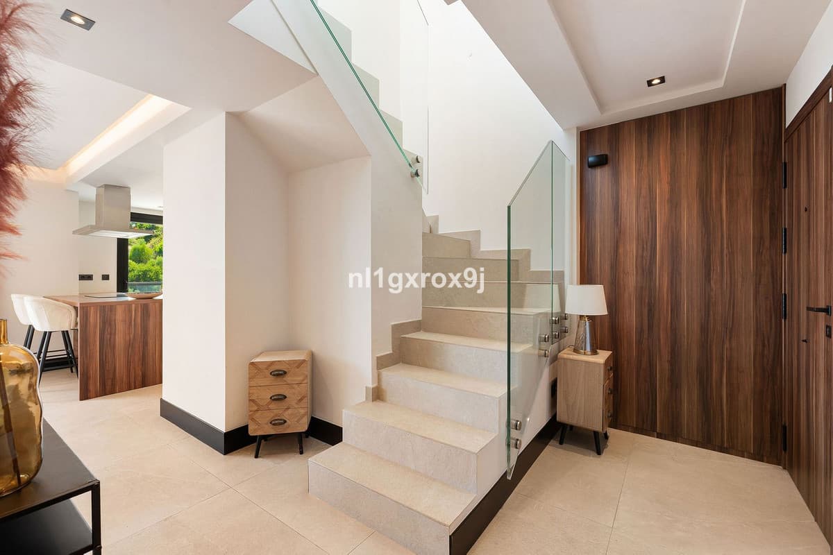 Penthouse in Nueva Andalucía — photo 9 of 10