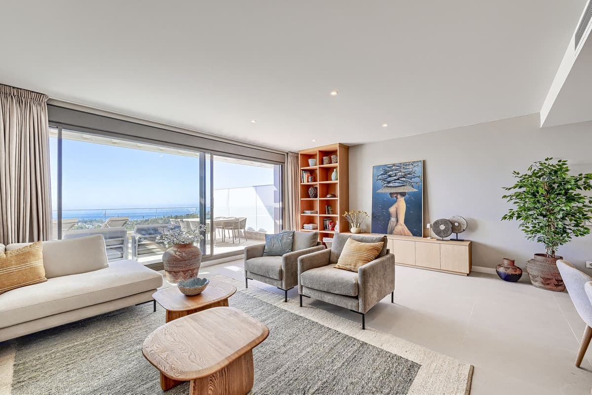 Middle Floor Apartment in Estepona — photo 5 of 10