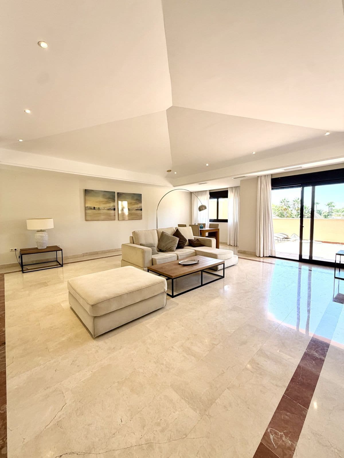 Top Floor Apartment in Puerto Banús — photo 3 of 10