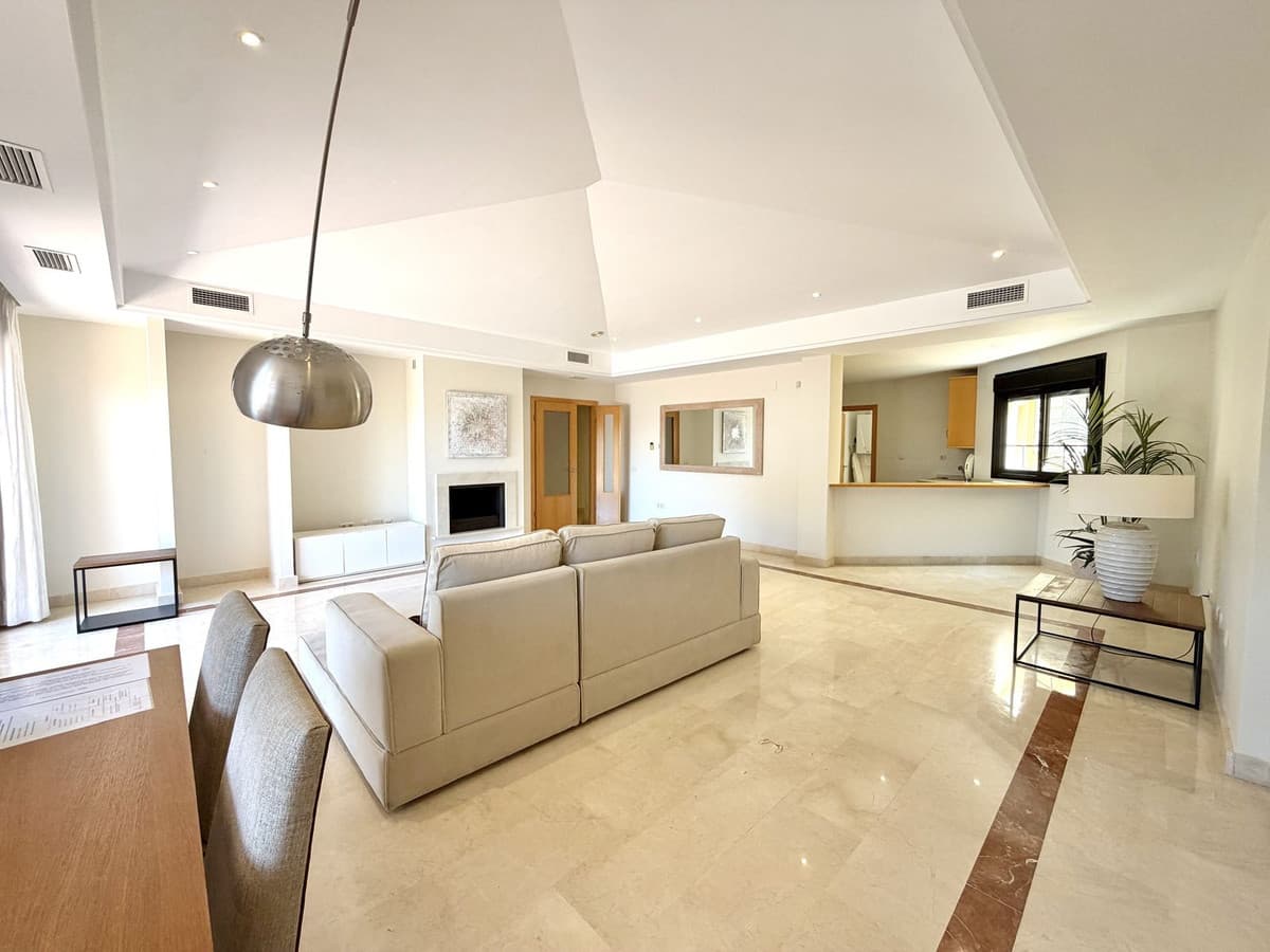 Top Floor Apartment in Puerto Banús — photo 8 of 10