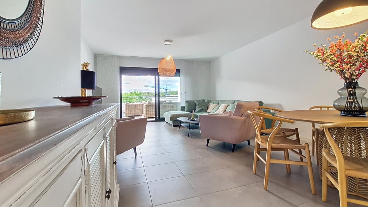Middle Floor Apartment in Casares — photo 6 of 10