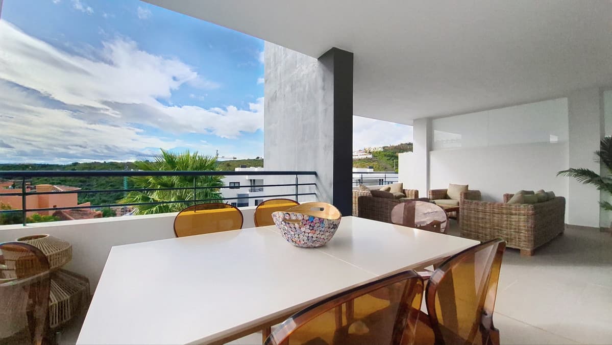 Middle Floor Apartment in Casares — photo 8 of 10