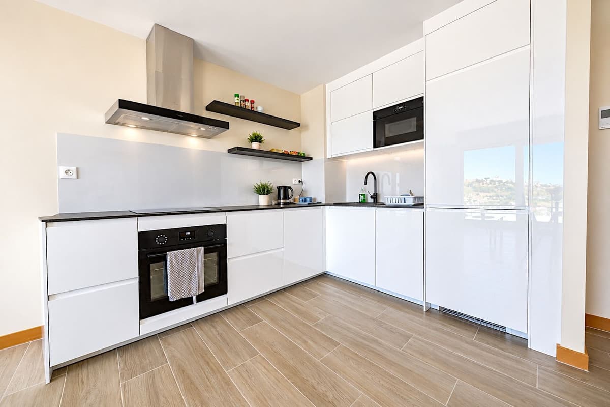 Middle Floor Apartment in Estepona — photo 5 of 10