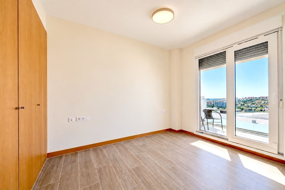 Middle Floor Apartment in Estepona — photo 8 of 10