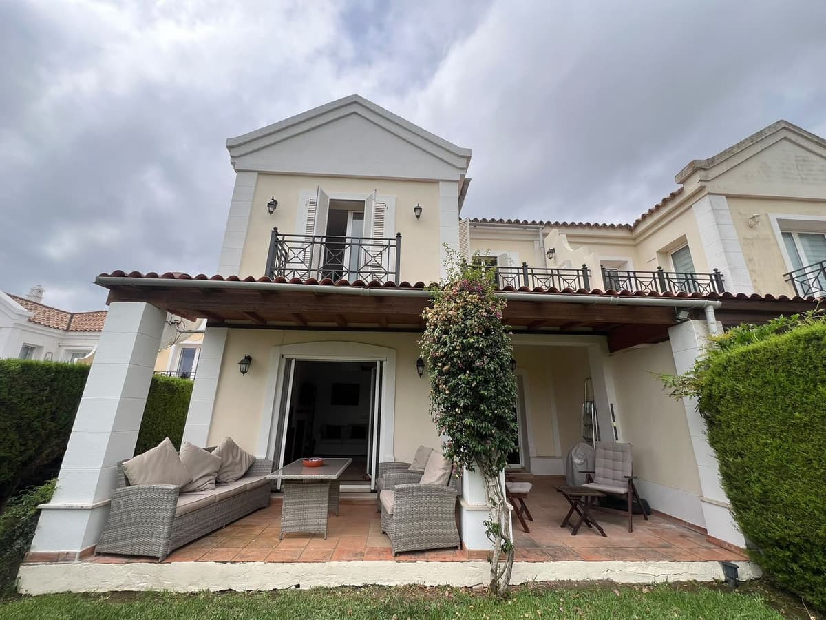 Semi-Detached House in La Alcaidesa — photo 7 of 10