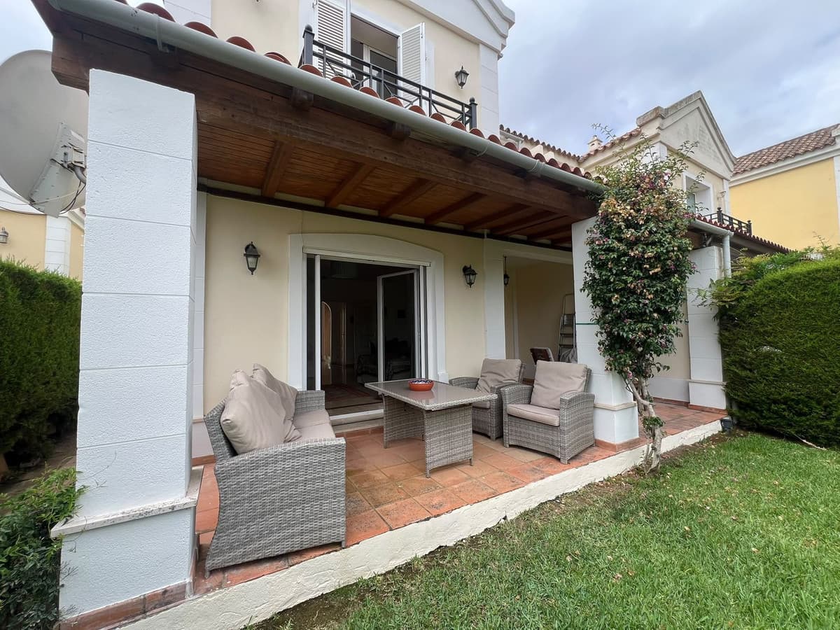 Semi-Detached House in La Alcaidesa — photo 8 of 10