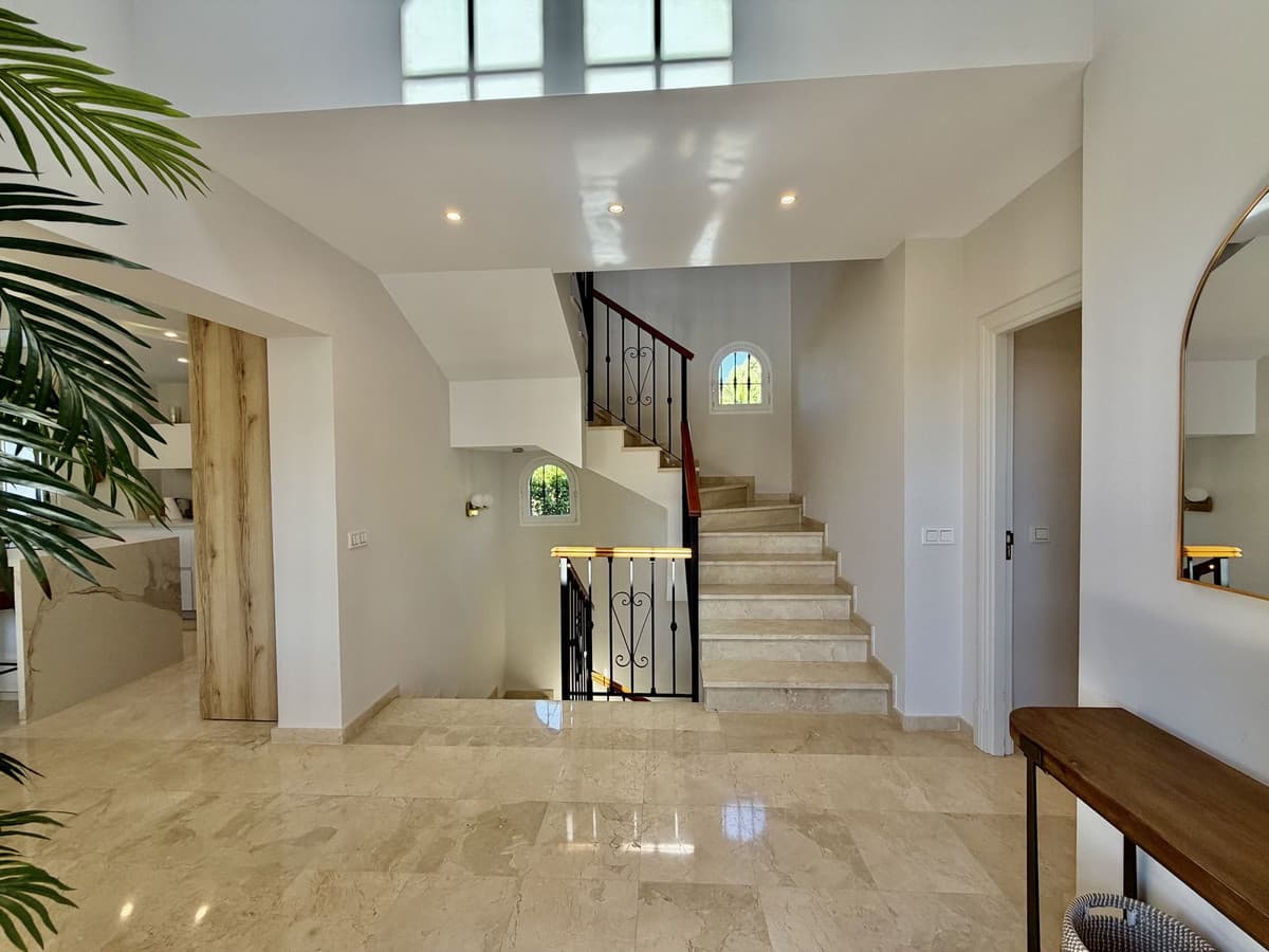 Detached Villa in El Rosario — photo 2 of 10