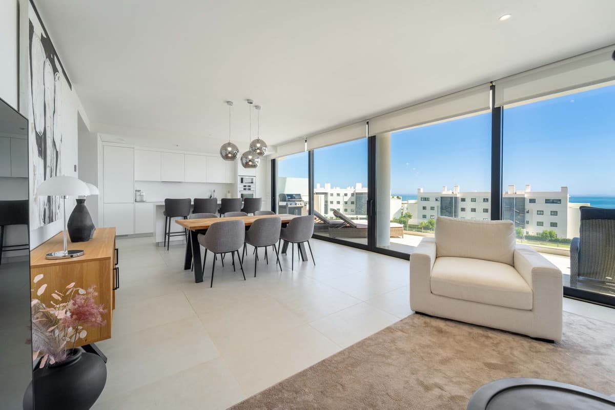 Middle Floor Apartment in Higueron — photo 1 of 10