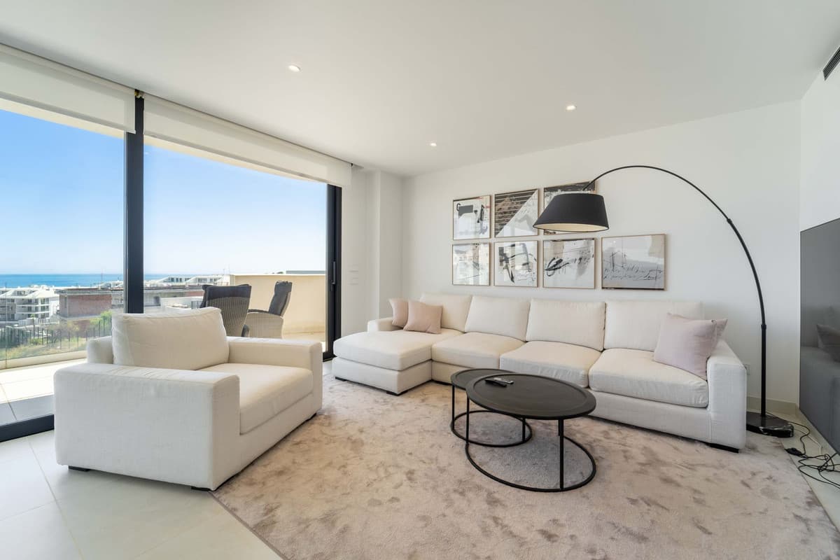 Middle Floor Apartment in Higueron — photo 6 of 10