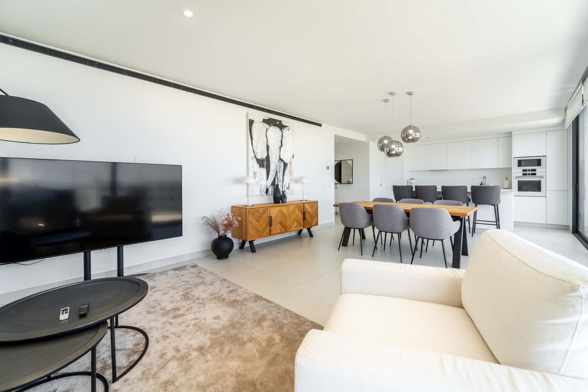Middle Floor Apartment in Higueron — photo 7 of 10