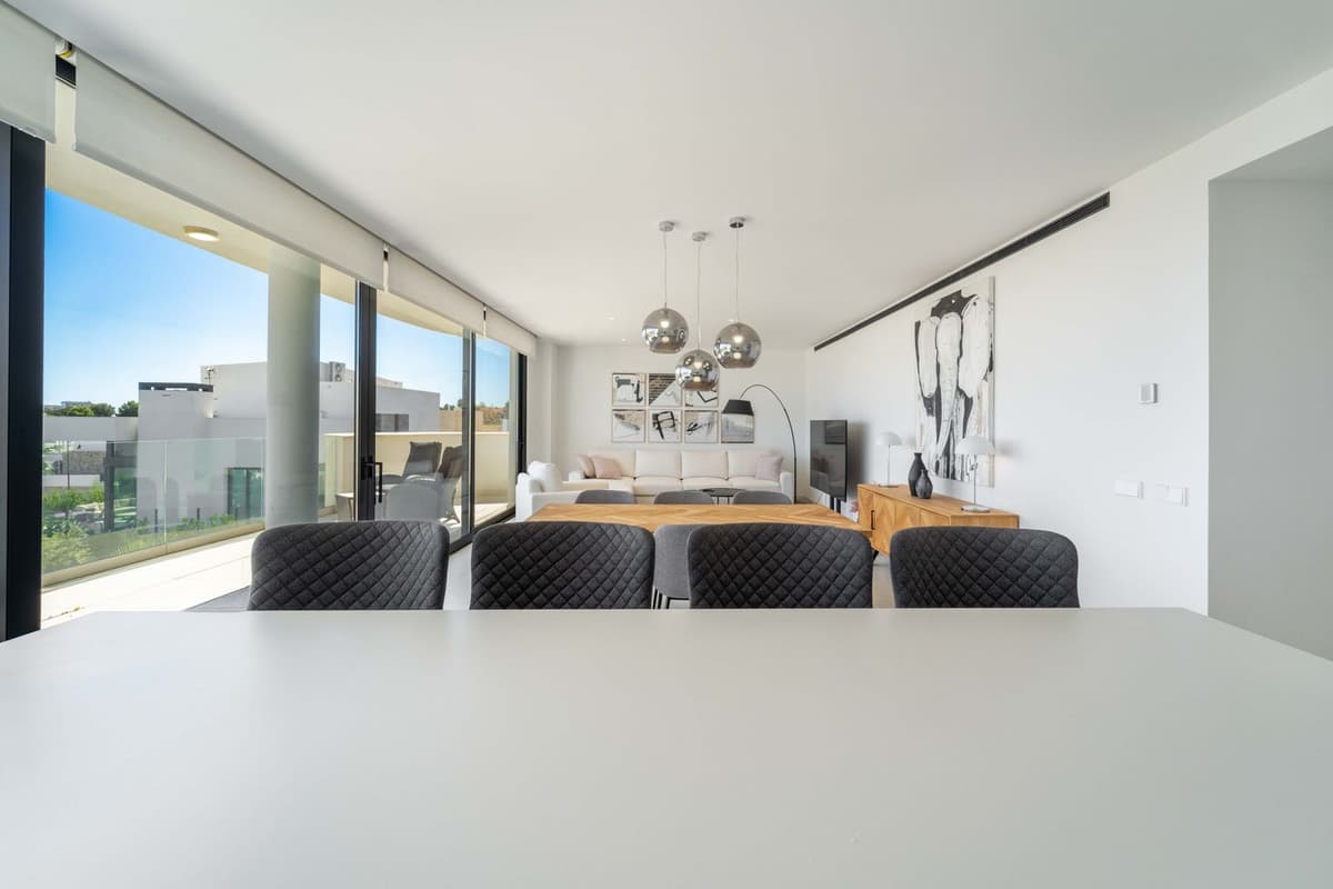 Middle Floor Apartment in Higueron — photo 8 of 10