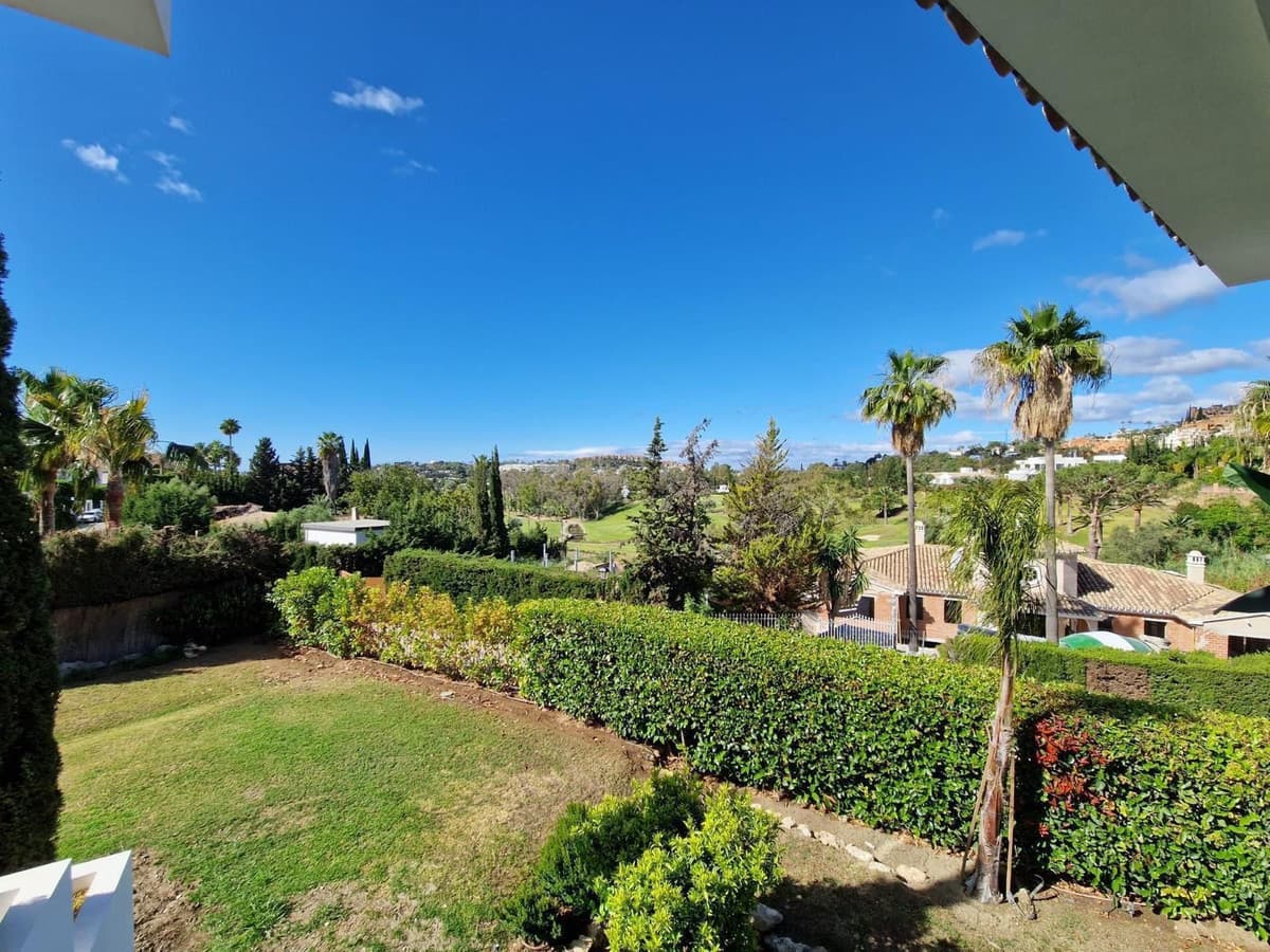 Detached Villa in Nueva Andalucía — photo 3 of 10