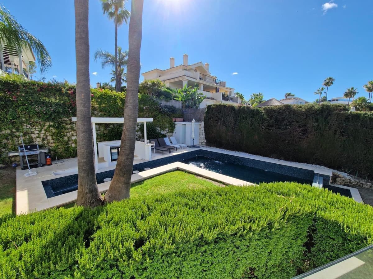 Detached Villa in Nueva Andalucía — photo 4 of 10