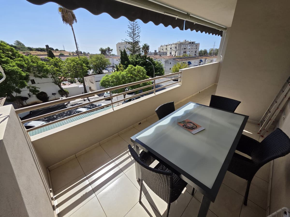 Middle Floor Apartment in Nueva Andalucía — photo 2 of 10