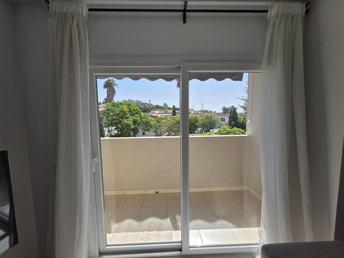 Middle Floor Apartment in Nueva Andalucía — photo 5 of 10