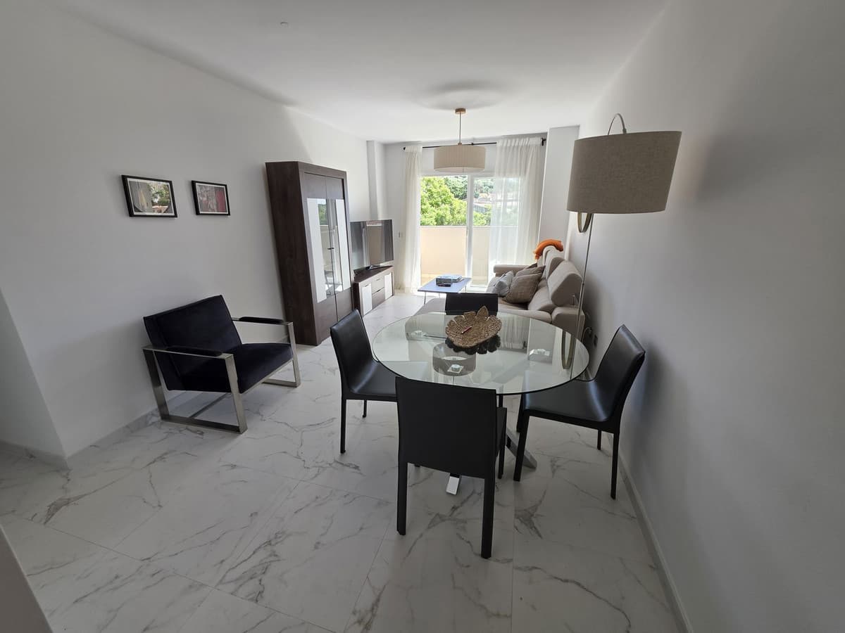 Middle Floor Apartment in Nueva Andalucía — photo 7 of 10