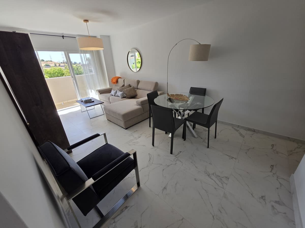 Middle Floor Apartment in Nueva Andalucía — photo 9 of 10