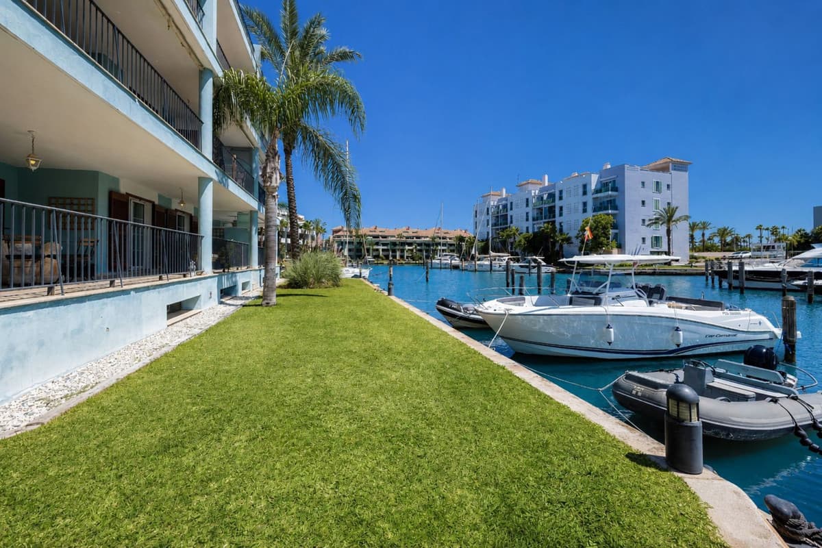 Duplex in Sotogrande Marina — photo 1 of 10