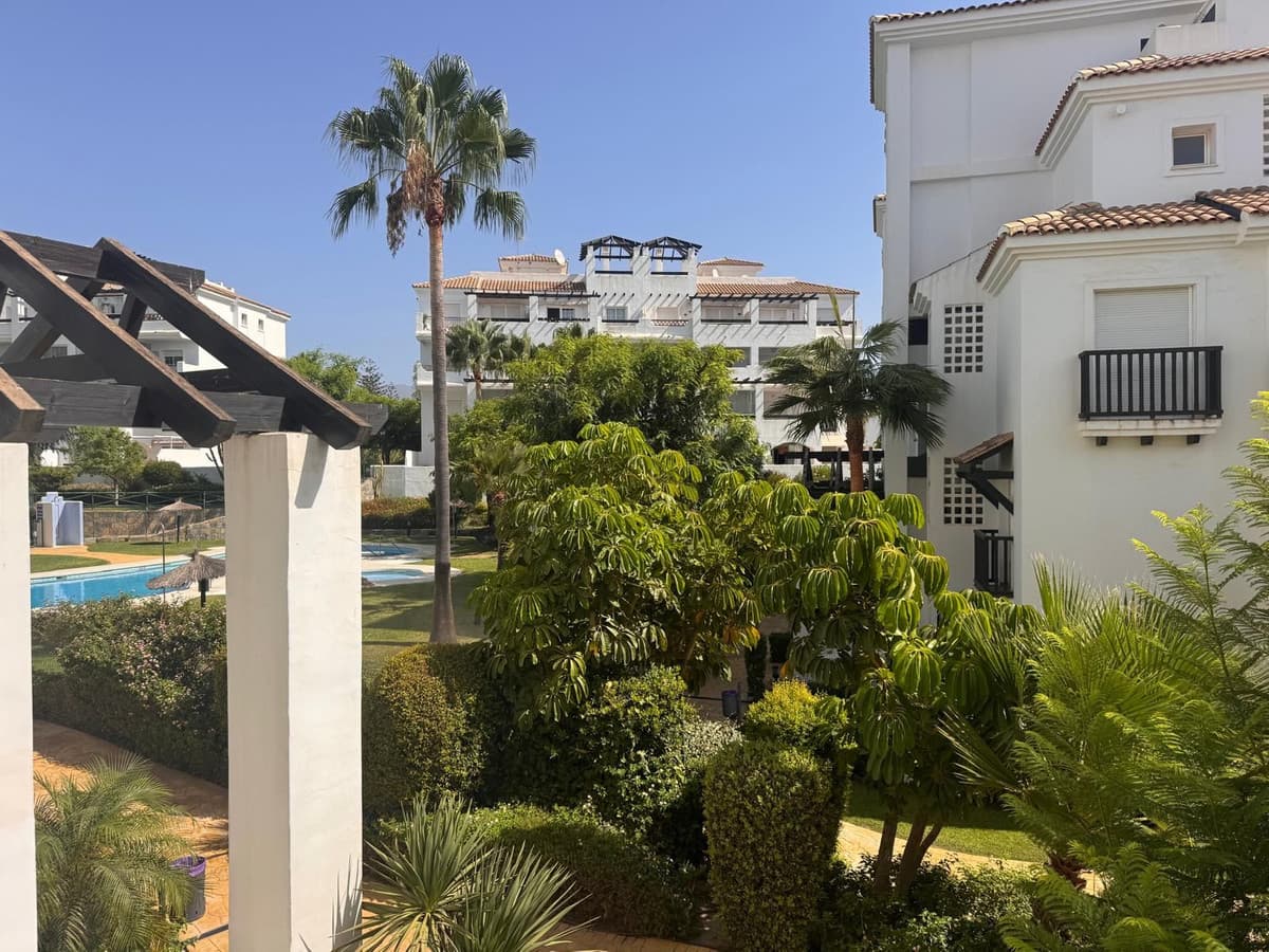Middle Floor Apartment in La Duquesa — photo 2 of 10
