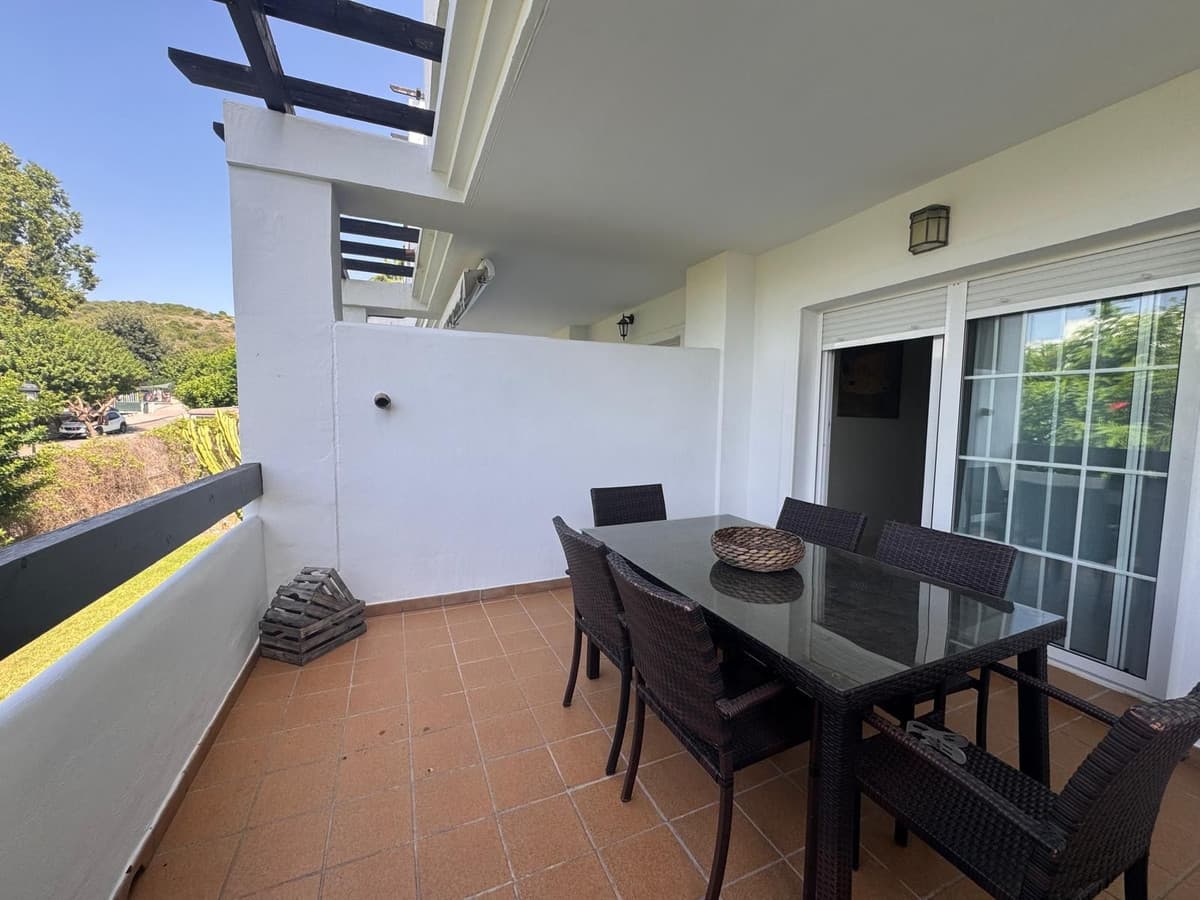 Middle Floor Apartment in La Duquesa — photo 6 of 10