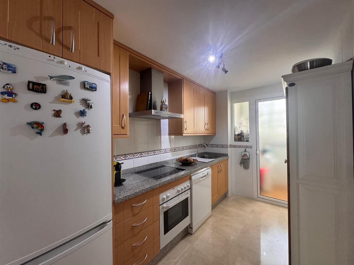Middle Floor Apartment in La Duquesa — photo 7 of 10