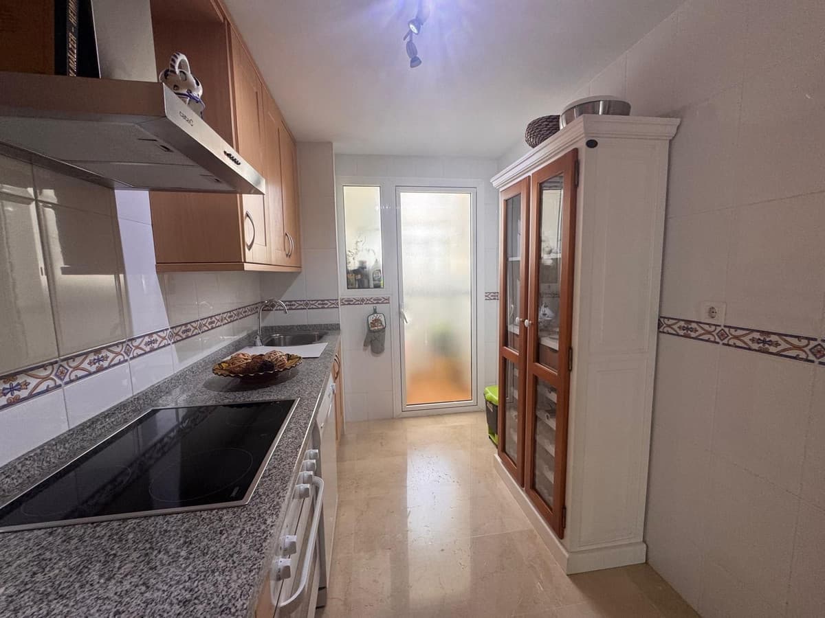 Middle Floor Apartment in La Duquesa — photo 9 of 10