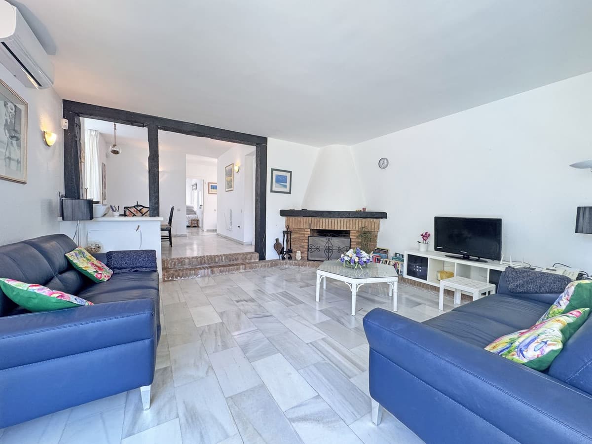 Ground Floor Apartment in Calahonda — photo 4 of 10