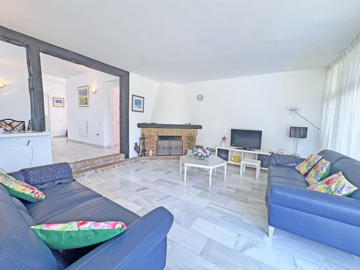 Ground Floor Apartment in Calahonda — photo 7 of 10