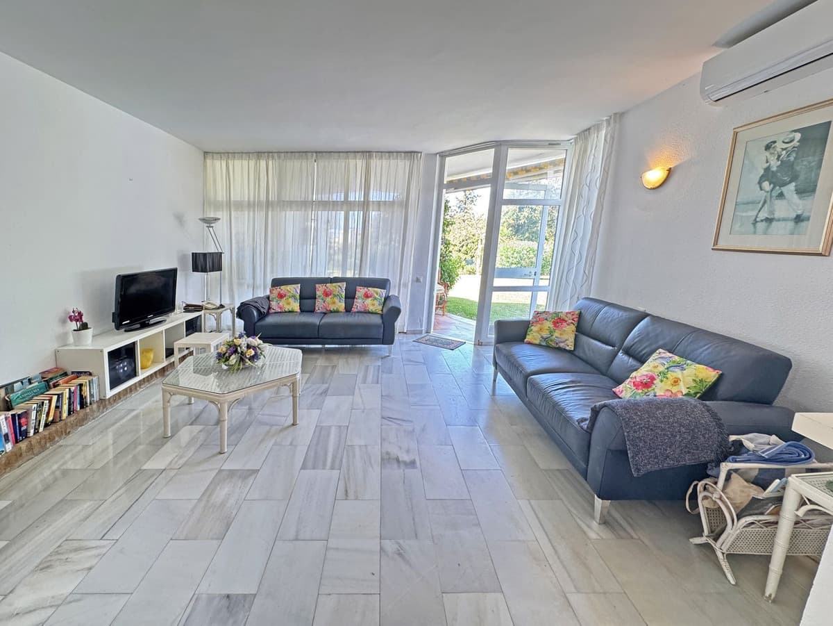 Ground Floor Apartment in Calahonda — photo 8 of 10