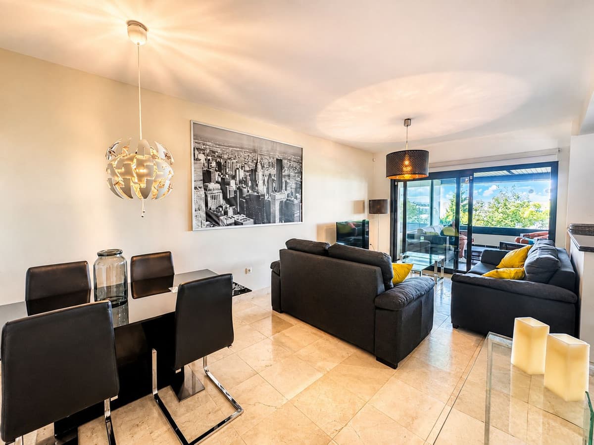Middle Floor Apartment in Los Flamingos — photo 3 of 10