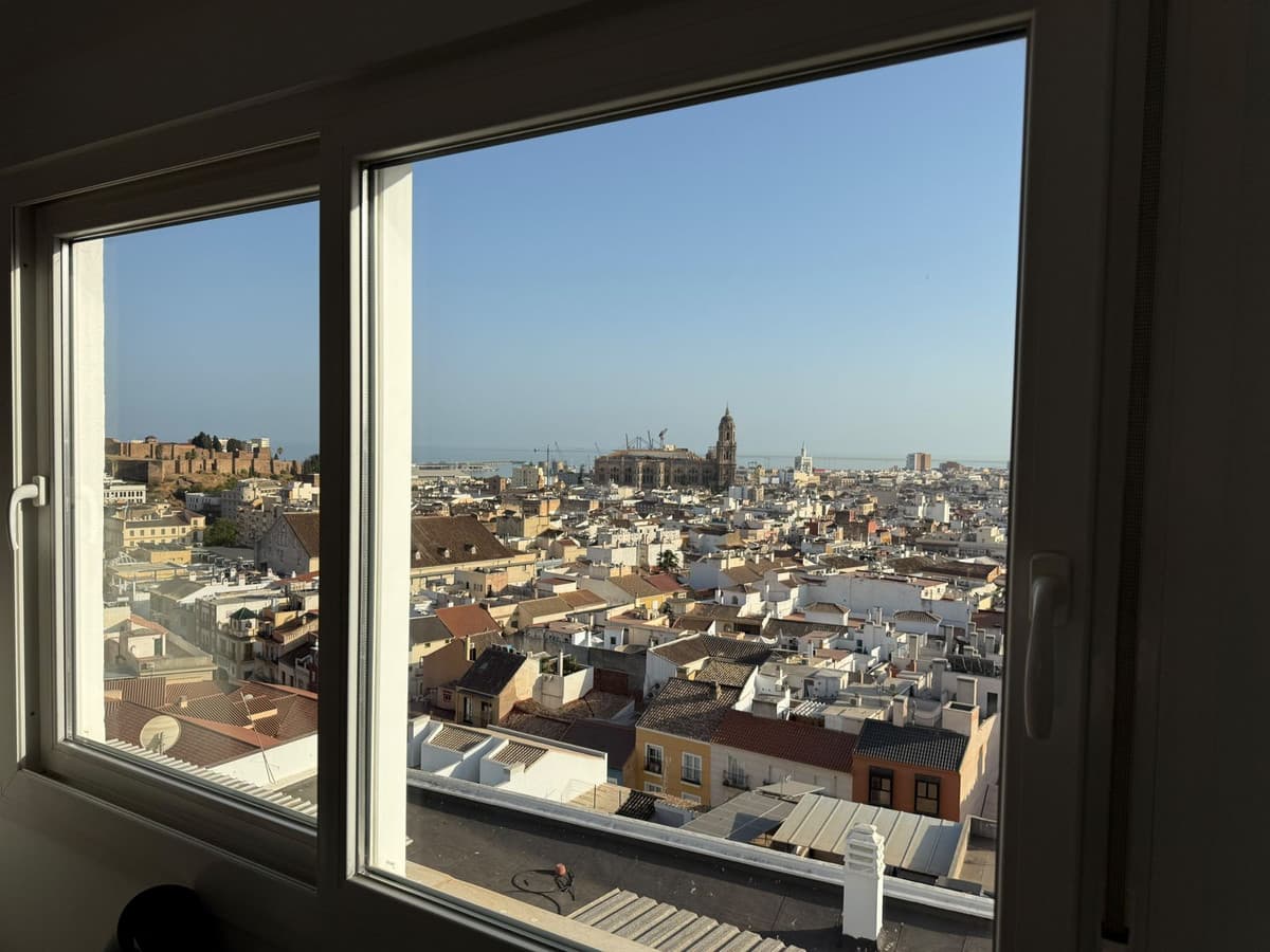 Top Floor Apartment in Málaga Centro — photo 2 of 10