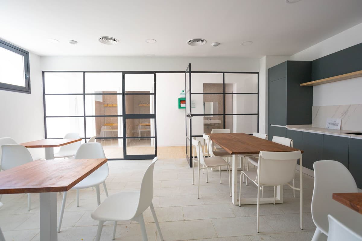 Middle Floor Apartment in Estepona — photo 3 of 10