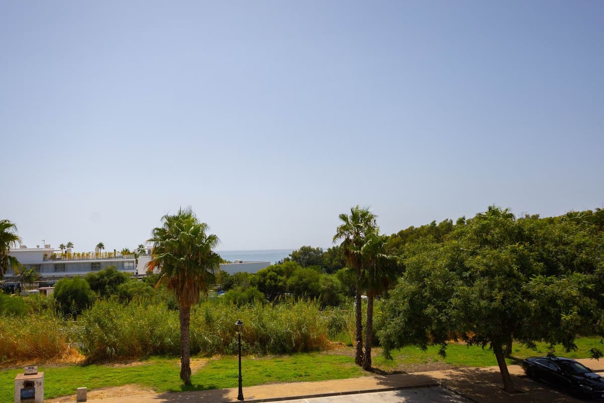 Middle Floor Apartment in Estepona — photo 9 of 10