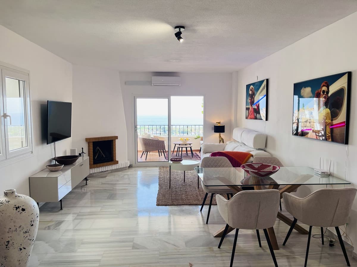 Middle Floor Apartment in Calahonda — photo 10 of 10