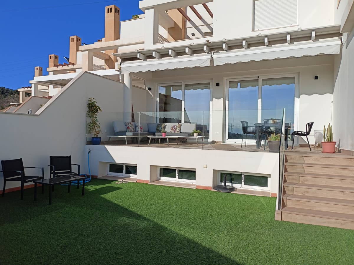 Townhouse in Pinares de San Antón — photo 1 of 10