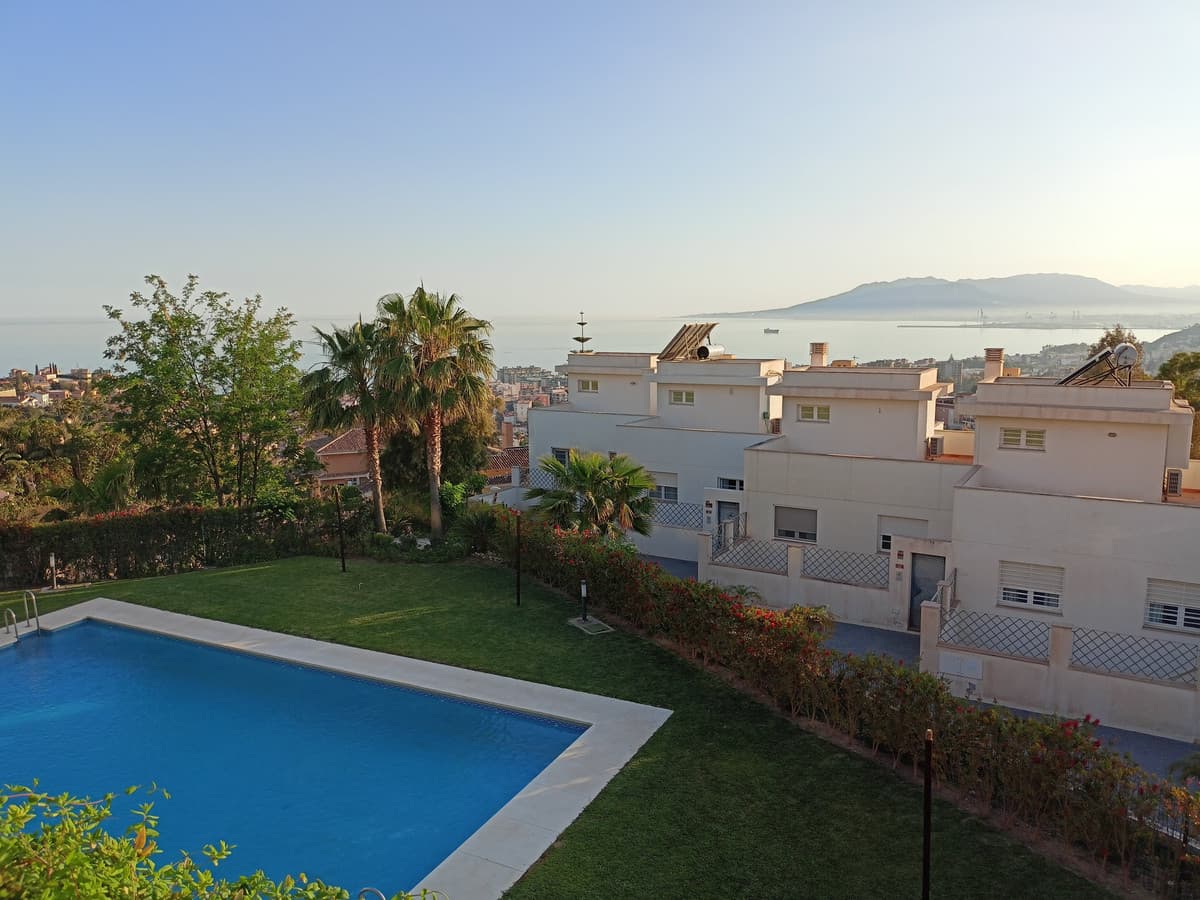 Townhouse in Pinares de San Antón — photo 2 of 10