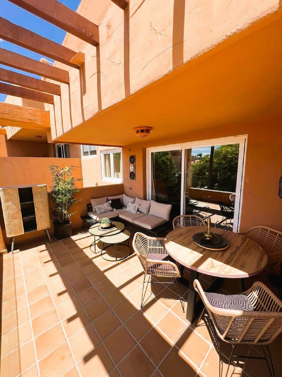 Middle Floor Apartment in Elviria — photo 1 of 10