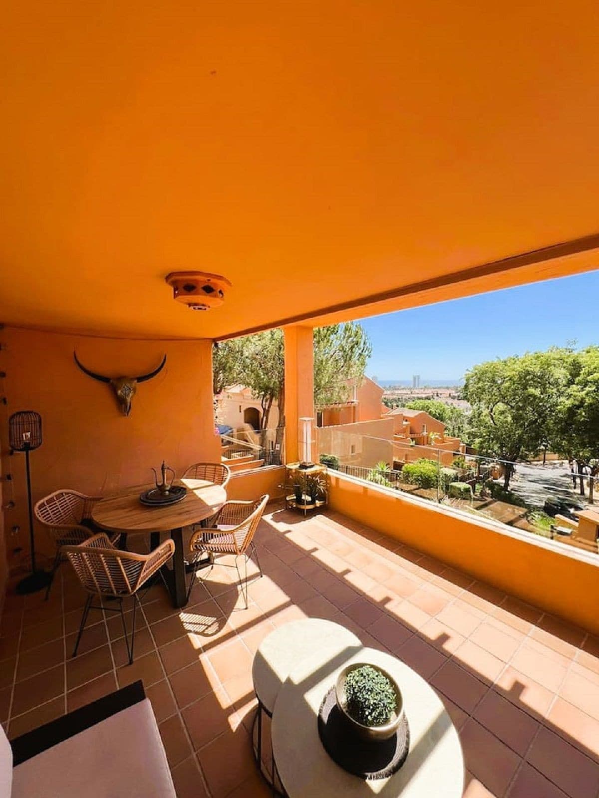 Middle Floor Apartment in Elviria — photo 7 of 10